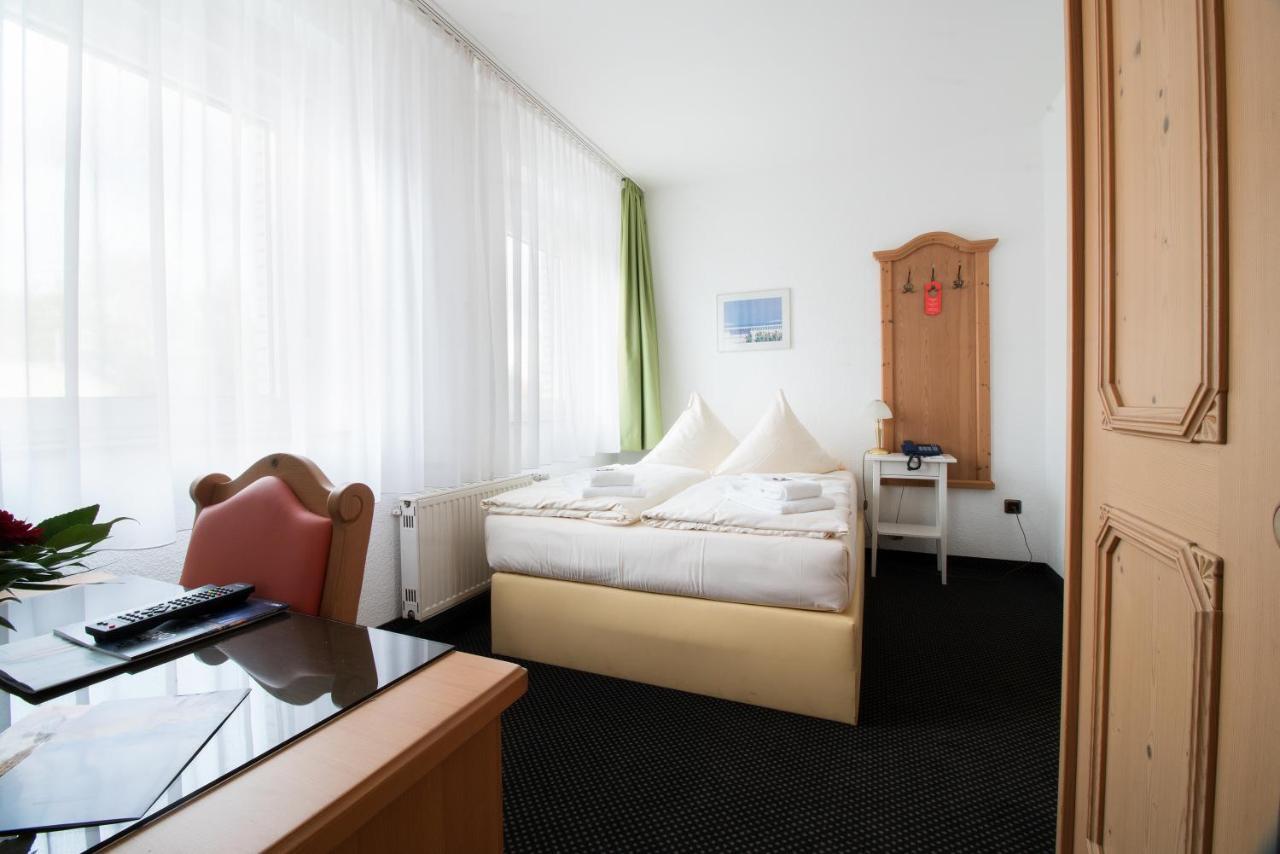 Hotel Zum Eisenhammer Oberhausen  Eksteriør billede